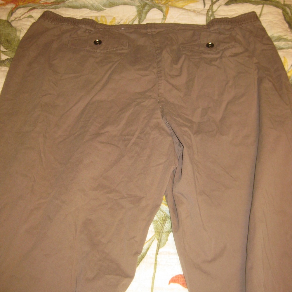 JM Collection Capris - Picture 2 of 6